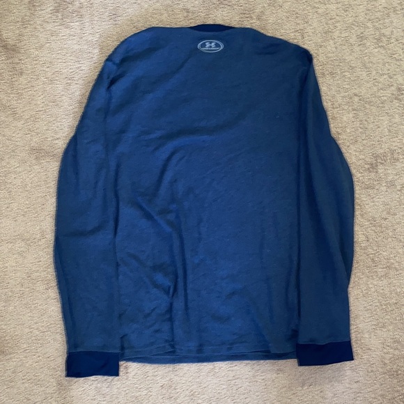 Men’s Under Armor long sleeve - Picture 2 of 3